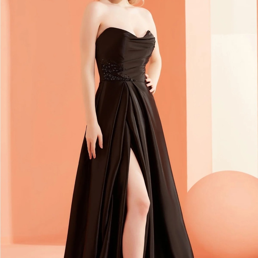Chic Black Strapless Maxi Dress